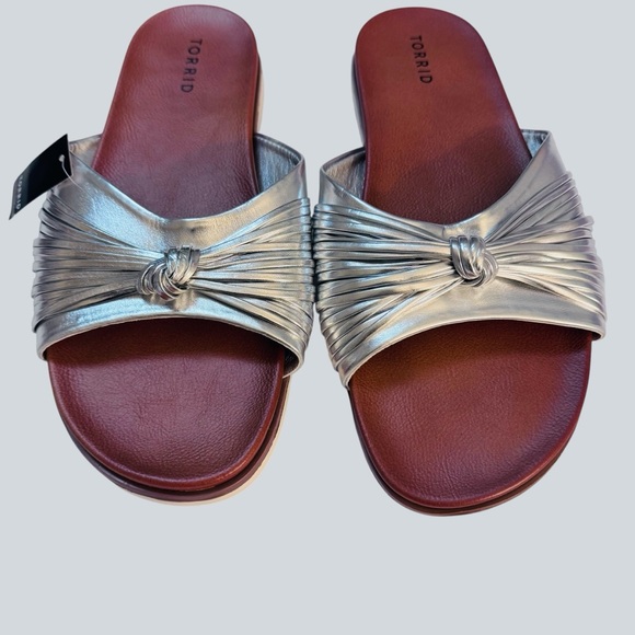 Torrid Silver Knot Slide Sandals Size 9.5 Wide - Picture 2 of 9